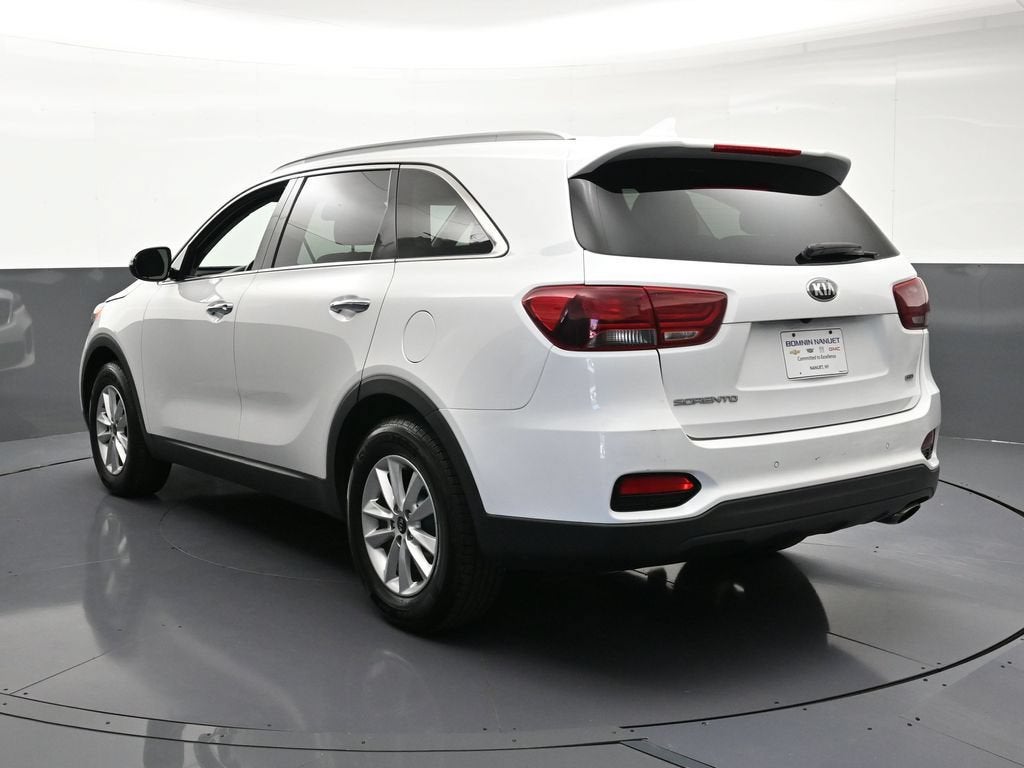 2019 Kia Sorento — rear three-quarter view